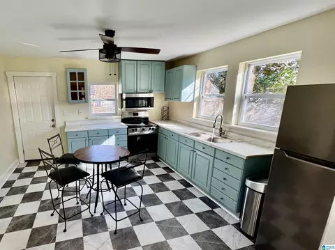 205 5th St E, Warrior, AL 35180 photo 5