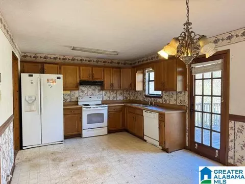 123 Oak Rd, Anniston, AL 36206 photo 2