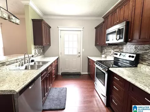 Kitchen - 1003 2nd Ave N, Clanton, AL 35045 photo 2 of 5