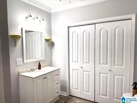 Bath - 1003 2nd Ave N, Clanton, AL 35045 photo 1 of 2