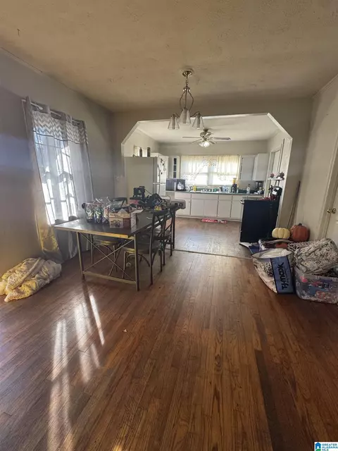 Dining - 401 17th St N, Clanton, AL 35045 photo 1 of 1