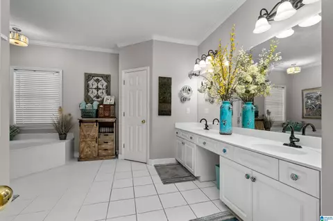 Bath - 244 Silverleaf Dr, Pelham, AL 35124 photo 1 of 8