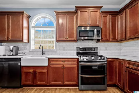 Kitchen - 244 Silverleaf Dr, Pelham, AL 35124 photo 6 of 7
