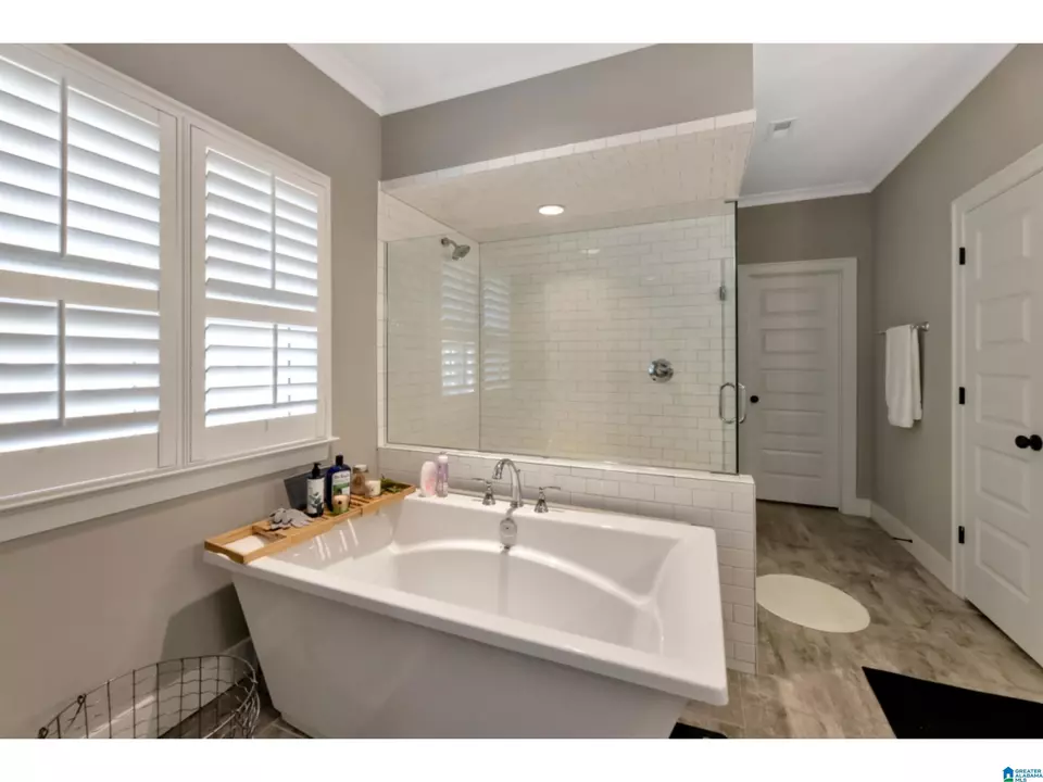Bath - 4702 Mcgill Ct, Hoover, AL 35226 photo 2 of 4