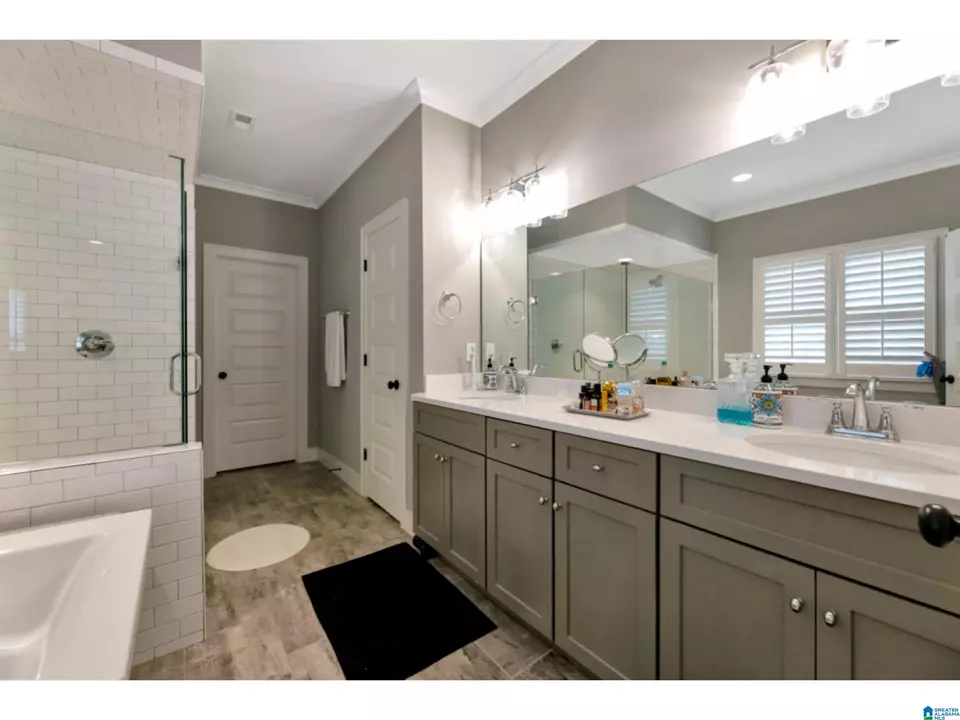 Bath - 4702 Mcgill Ct, Hoover, AL 35226 photo 3 of 4