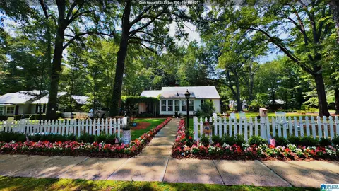 217 Brentwood Ave, Trussville, AL 35173