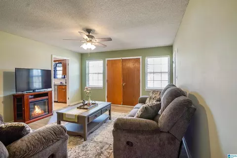 104 Harold Dr, Clanton, AL 35045 photo 7
