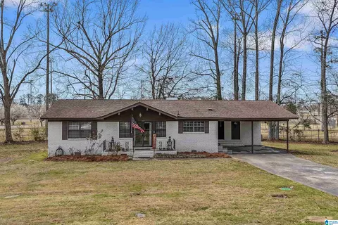 104 Harold Dr, Clanton, AL 35045 photo 1