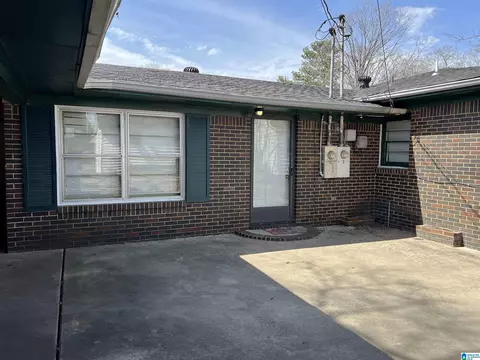 Exterior - 605 18th St E, Jasper, AL 35501 photo 4 of 6