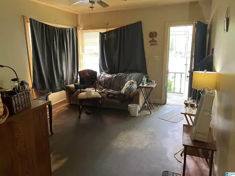Living - 605 18th St E, Jasper, AL 35501 photo 2 of 2