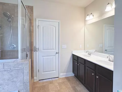 Bath - 228 Red Bay Dr, Maylene, AL 35114 photo 2 of 10