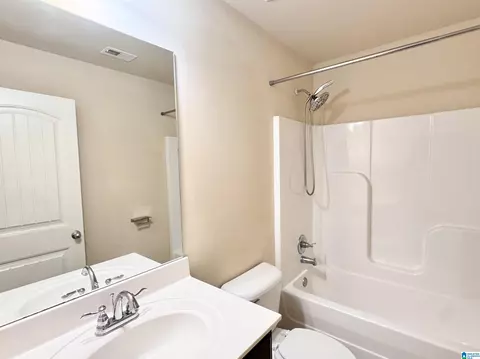 Bath - 228 Red Bay Dr, Maylene, AL 35114 photo 6 of 10
