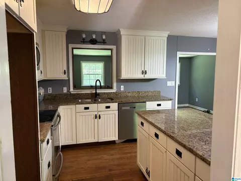 Kitchen - 133 Cedar Bend Cir, Remlap, AL 35133 photo 3 of 3