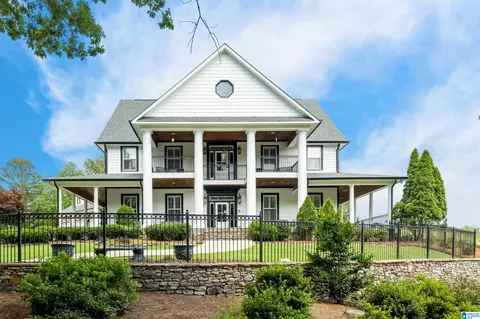 280 Meadow Lake Cir, Calera, AL 35040