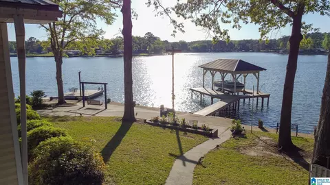 425 Rabbit Point Rd, Cropwell, AL 35054