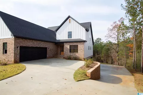190 Estates Club Dr, Pell City, AL 35128