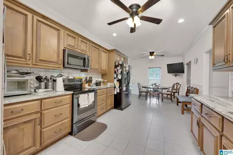 209 Hudson Ave, Oneonta, AL 35121 photo 12