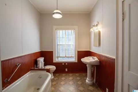 402 8th St, Clanton, AL 35045 photo 22