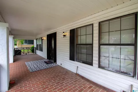 402 8th St, Clanton, AL 35045 photo 5