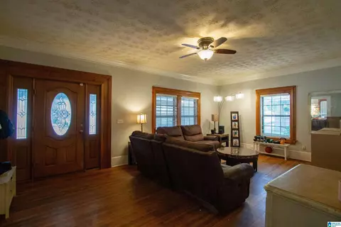 402 8th St, Clanton, AL 35045 photo 7