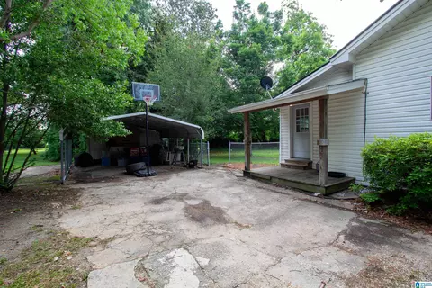 402 8th St, Clanton, AL 35045 photo 2