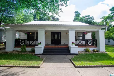 402 8th St, Clanton, AL 35045 photo 1