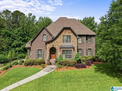 5942 Deer Crest Ln, Trussville, AL 35173