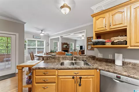 Kitchen - 13688 Remlap Dr, Remlap, AL 35133 photo 3 of 4