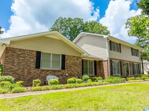 994 Comanche Trl, Anniston, AL 36206 photo 2