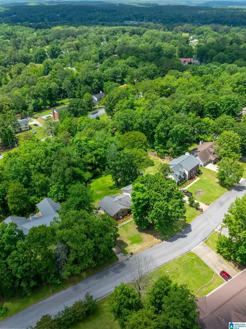994 Comanche Trl, Anniston, AL 36206 photo 4
