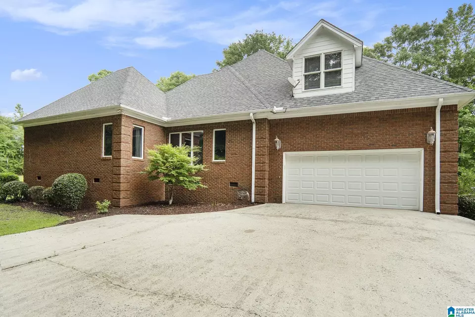 Exterior - 113 Fawn Dr, Clanton, AL 35045 photo 4 of 8