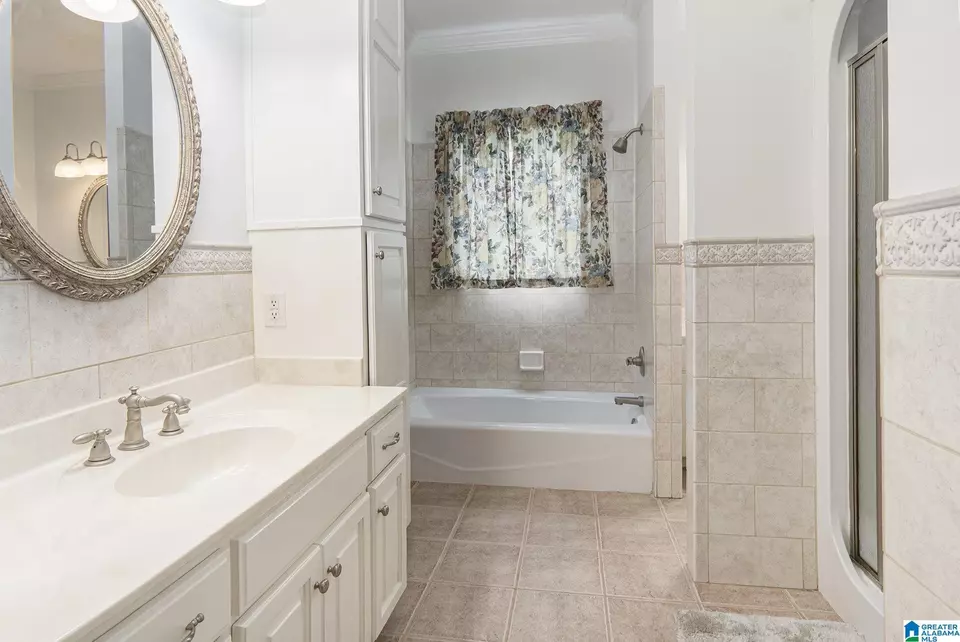 Bath - 113 Fawn Dr, Clanton, AL 35045 photo 1 of 3