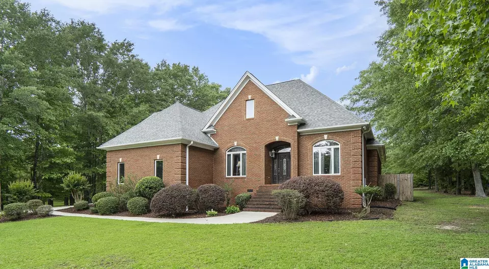 Exterior - 113 Fawn Dr, Clanton, AL 35045 photo 3 of 8