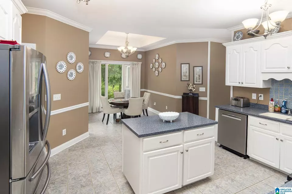 Kitchen - 113 Fawn Dr, Clanton, AL 35045 photo 2 of 3
