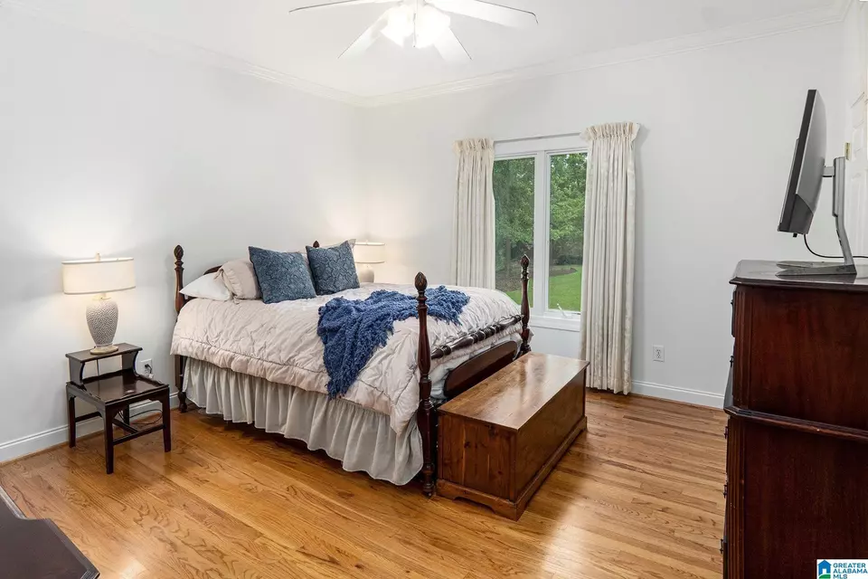 Bedroom - 113 Fawn Dr, Clanton, AL 35045 photo 2 of 5