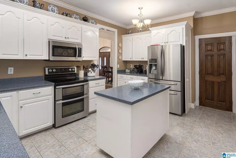 Kitchen - 113 Fawn Dr, Clanton, AL 35045 photo 1 of 3