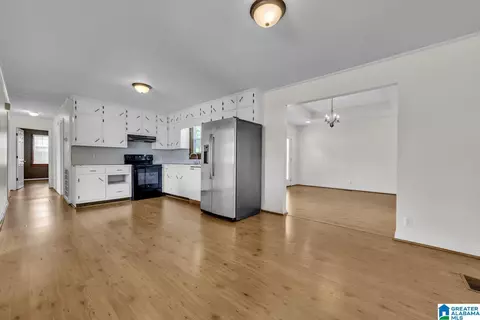 Entry Way - 8 Fieldview Dr, Oneonta, AL 35121 photo 1 of 3