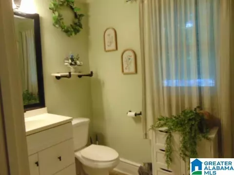 Bath - 101 Randall Cir, Clanton, AL 35045 photo 1 of 1