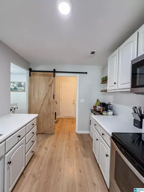 Kitchen - 489 Bailey Loop Rd, Gardendale, AL 35071 photo 4 of 6