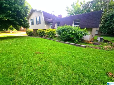 319 Burgundy Dr, Adamsville, AL 35005