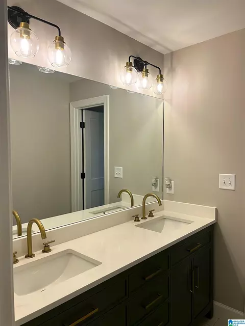 Bath - 131 Forest Dr, Warrior, AL 35180 photo 3 of 7