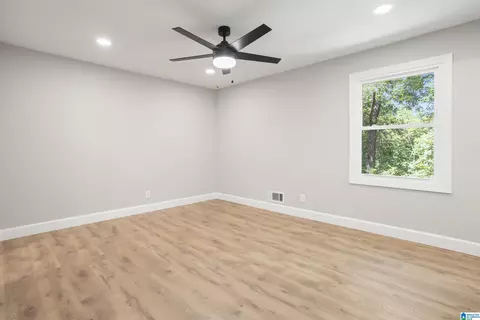 Bedroom - 131 Forest Dr, Warrior, AL 35180 photo 5 of 6