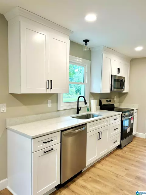 Kitchen - 131 Forest Dr, Warrior, AL 35180 photo 1 of 1