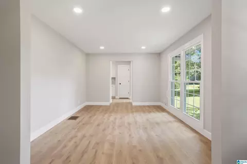 Living - 131 Forest Dr, Warrior, AL 35180 photo 2 of 5