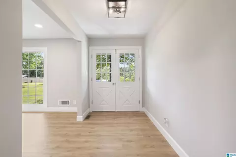 Entry Way - 131 Forest Dr, Warrior, AL 35180 photo 2 of 5