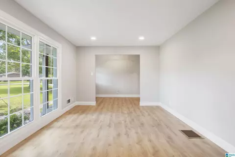 Living - 131 Forest Dr, Warrior, AL 35180 photo 3 of 5