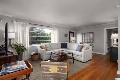 Living - 5729 11th Ave S, Birmingham, AL 35222 photo 2 of 5