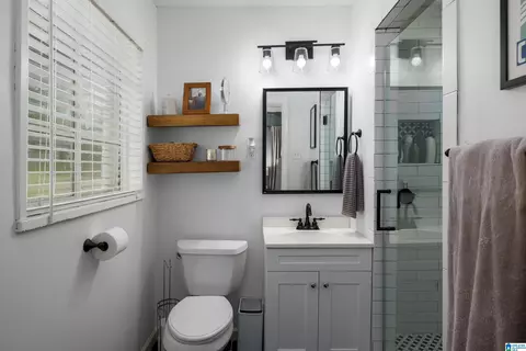 Bath - 5729 11th Ave S, Birmingham, AL 35222 photo 3 of 6