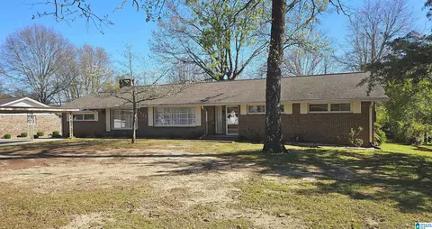 1606 Woodland St NW, Cullman, AL 35055