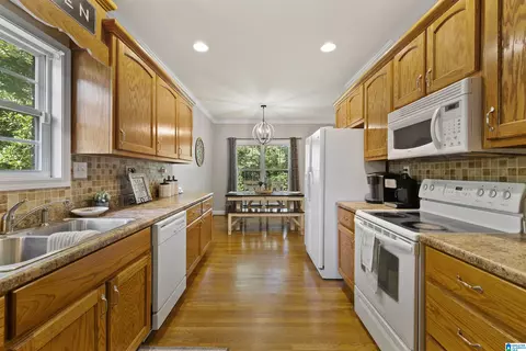 907 Spruce Rd, Oneonta, AL 35121 photo 6